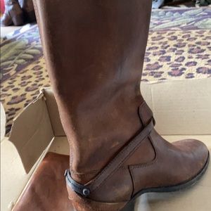 Practically new, wore one time to small for me!